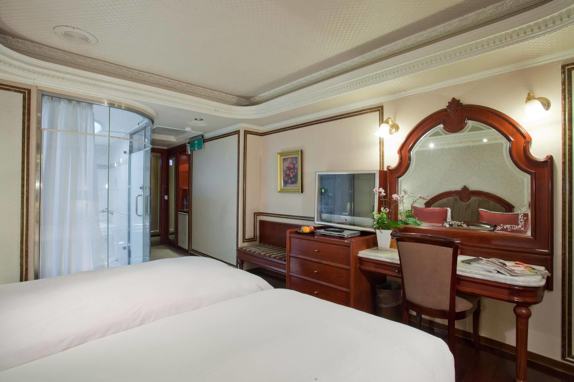 Happiness Hotel Taipei Exterior photo