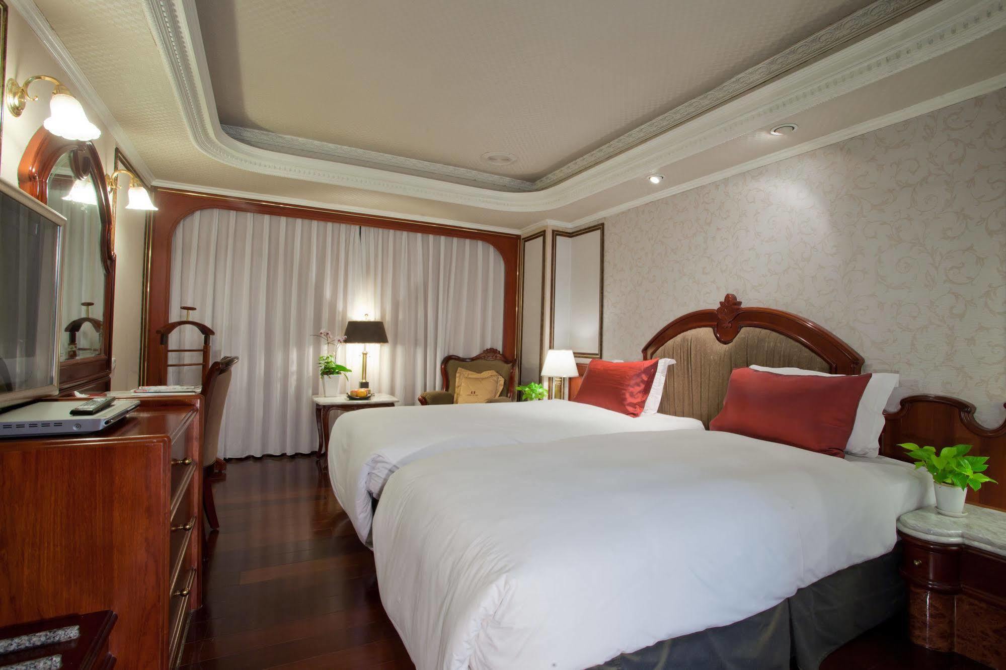 Happiness Hotel Taipei Exterior photo